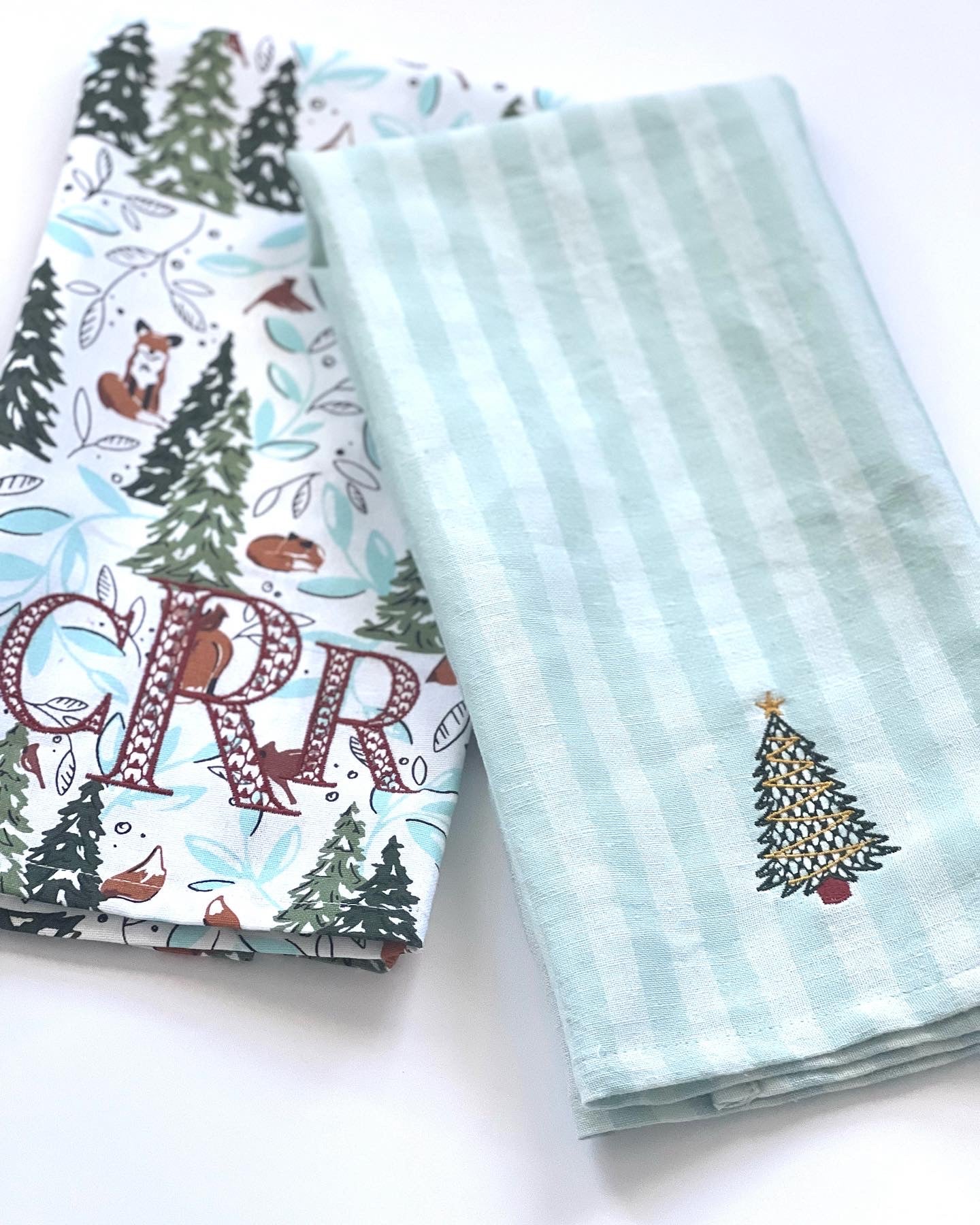 Set of 2 Winter Kitchen Towels