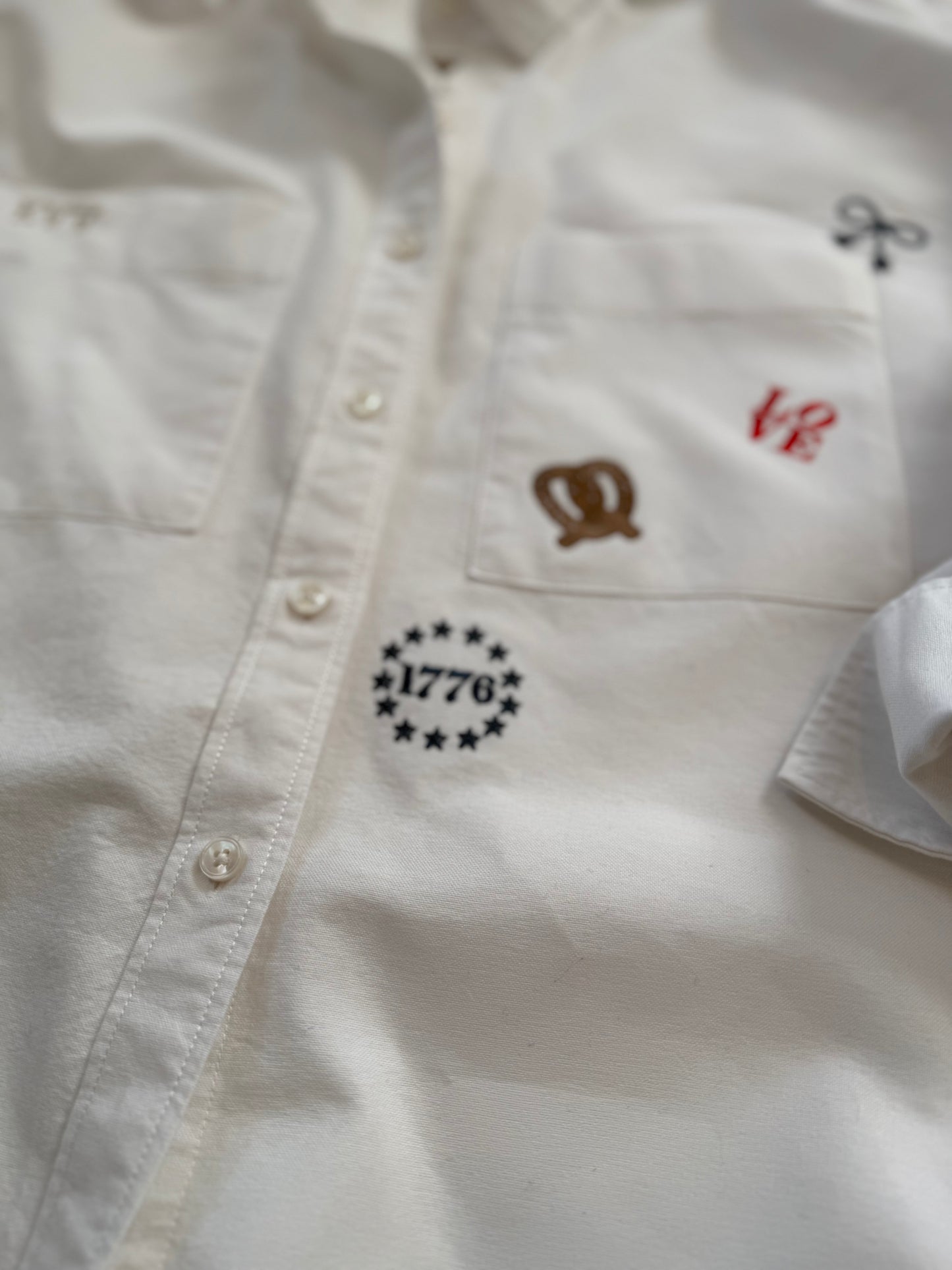 Women's M.I.Y.O. City Motif Button Down