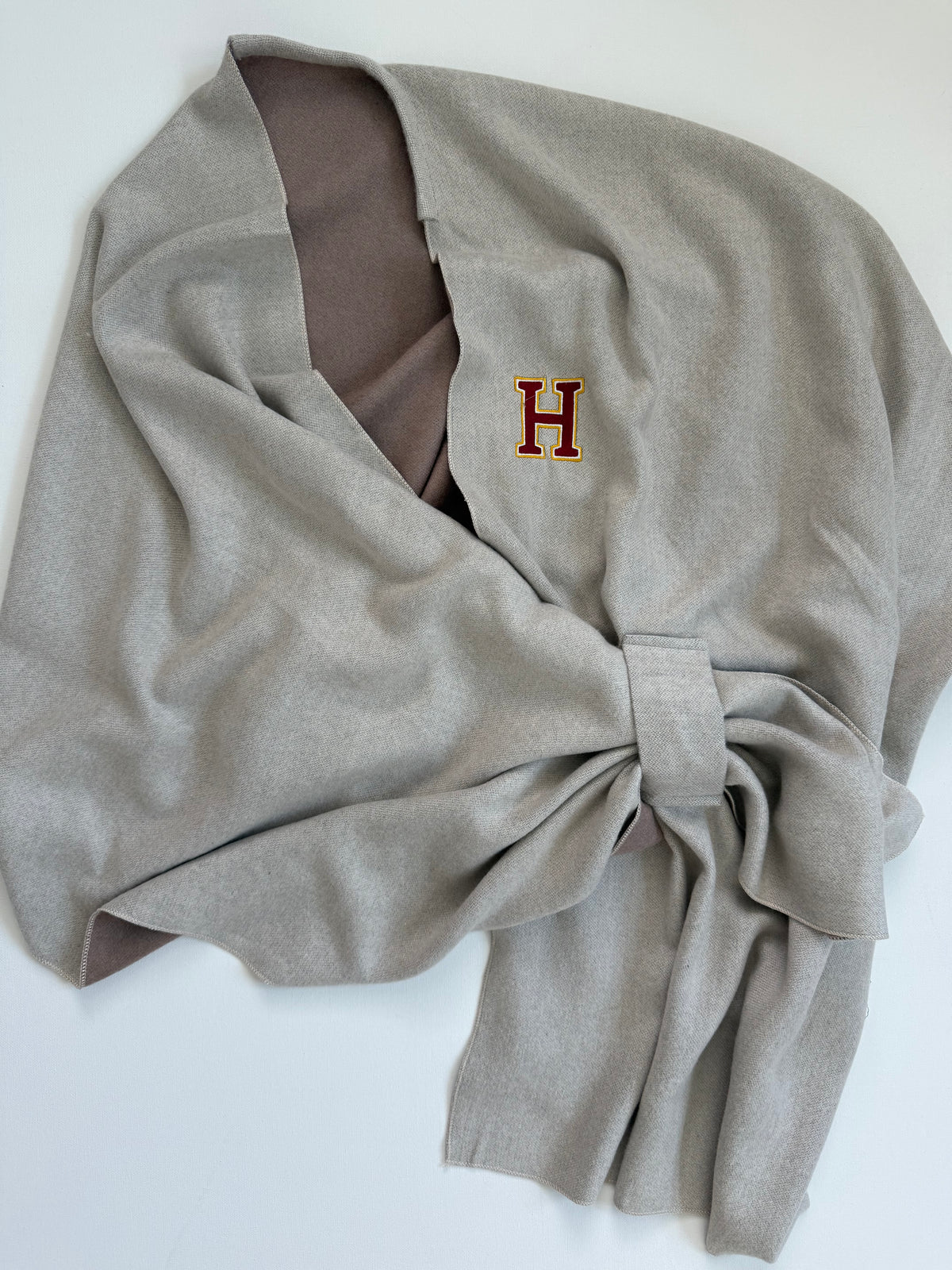 The Haverford School Keyhole Wrap